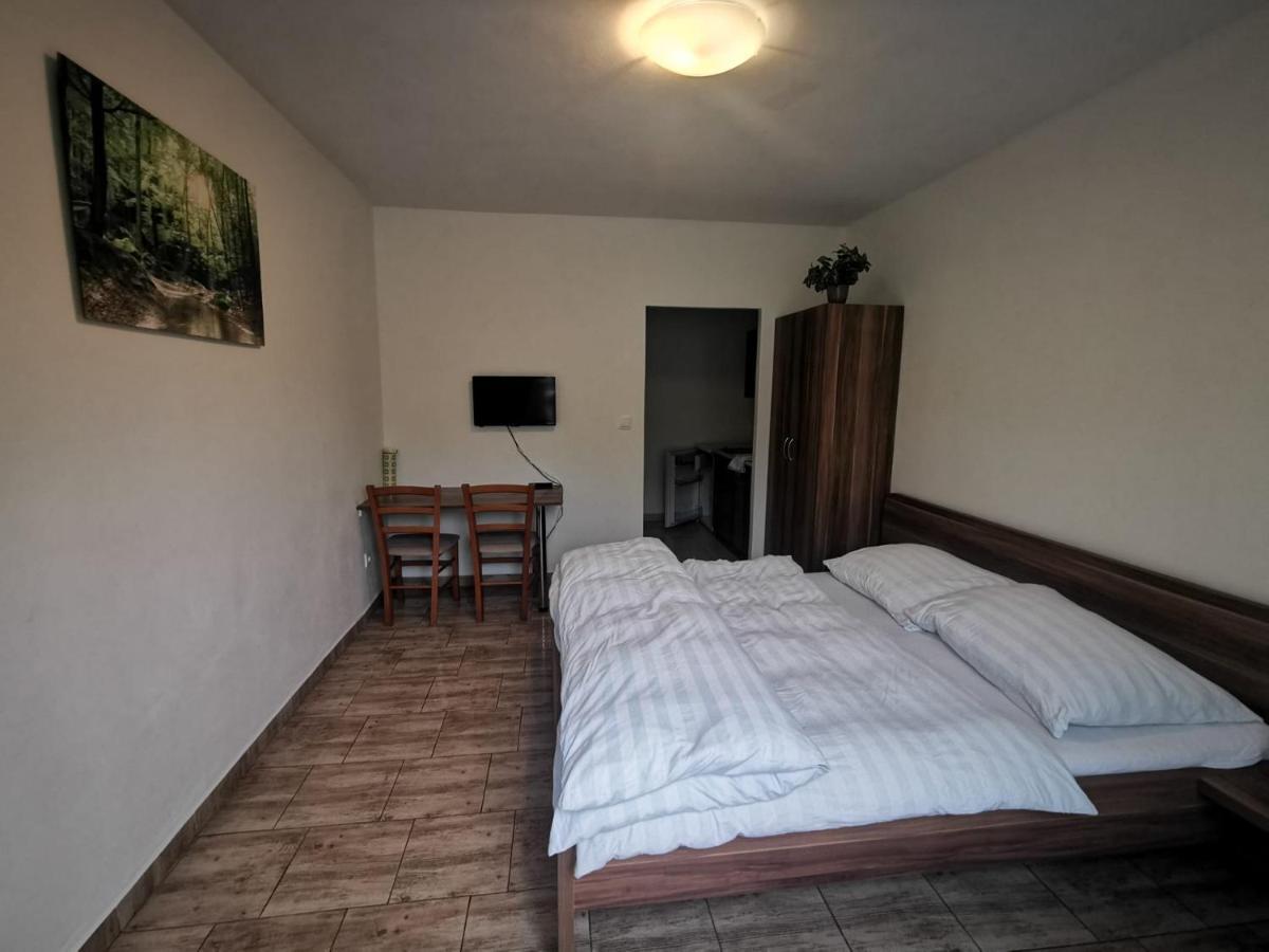 Stare Mesto  Apartmany Pod Landstejnem מראה חיצוני תמונה